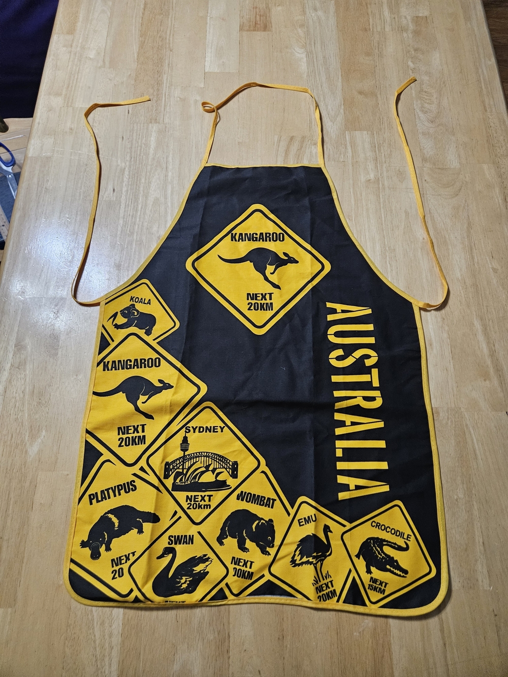 I Love Australia Roadsigns Childs Apron Black And Yellow @B1